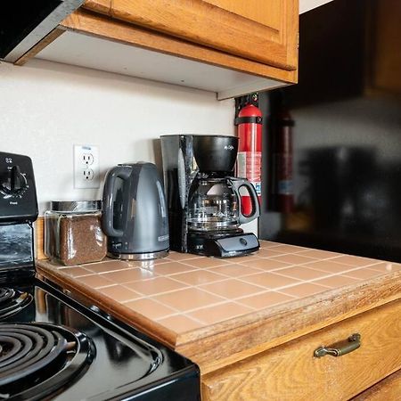 Cozy 2 Bedroom Condo Walking Distance From The Beach Ocean Shores Exterior foto